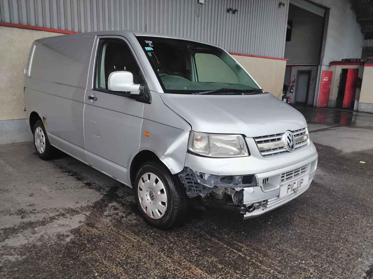 VOLKSWAGEN TRANSPORTER