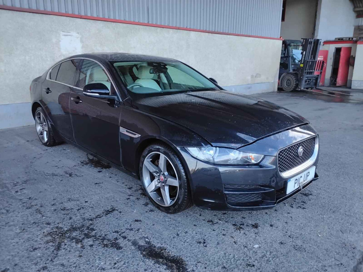 JAGUAR XE