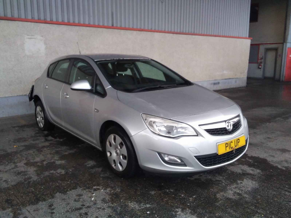 VAUXHALL ASTRA
