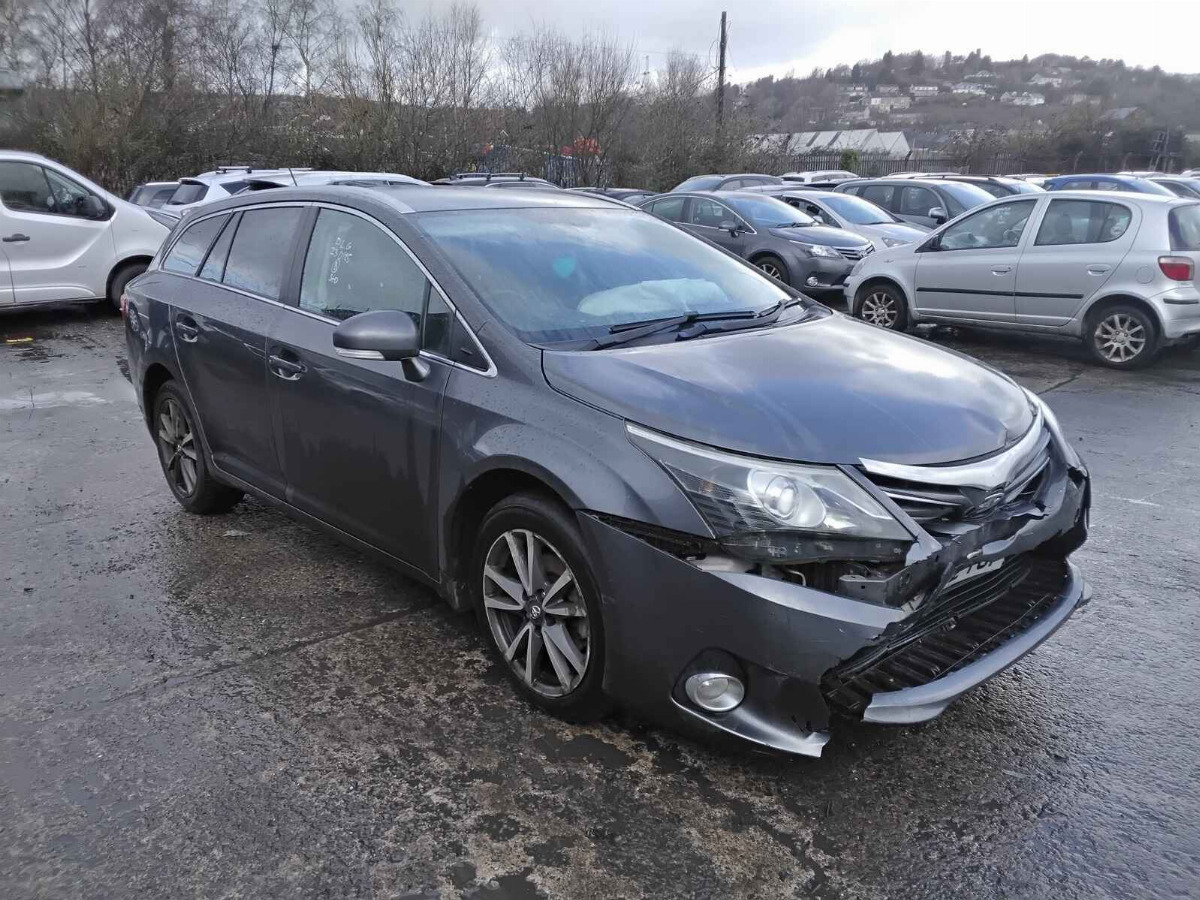 TOYOTA AVENSIS
