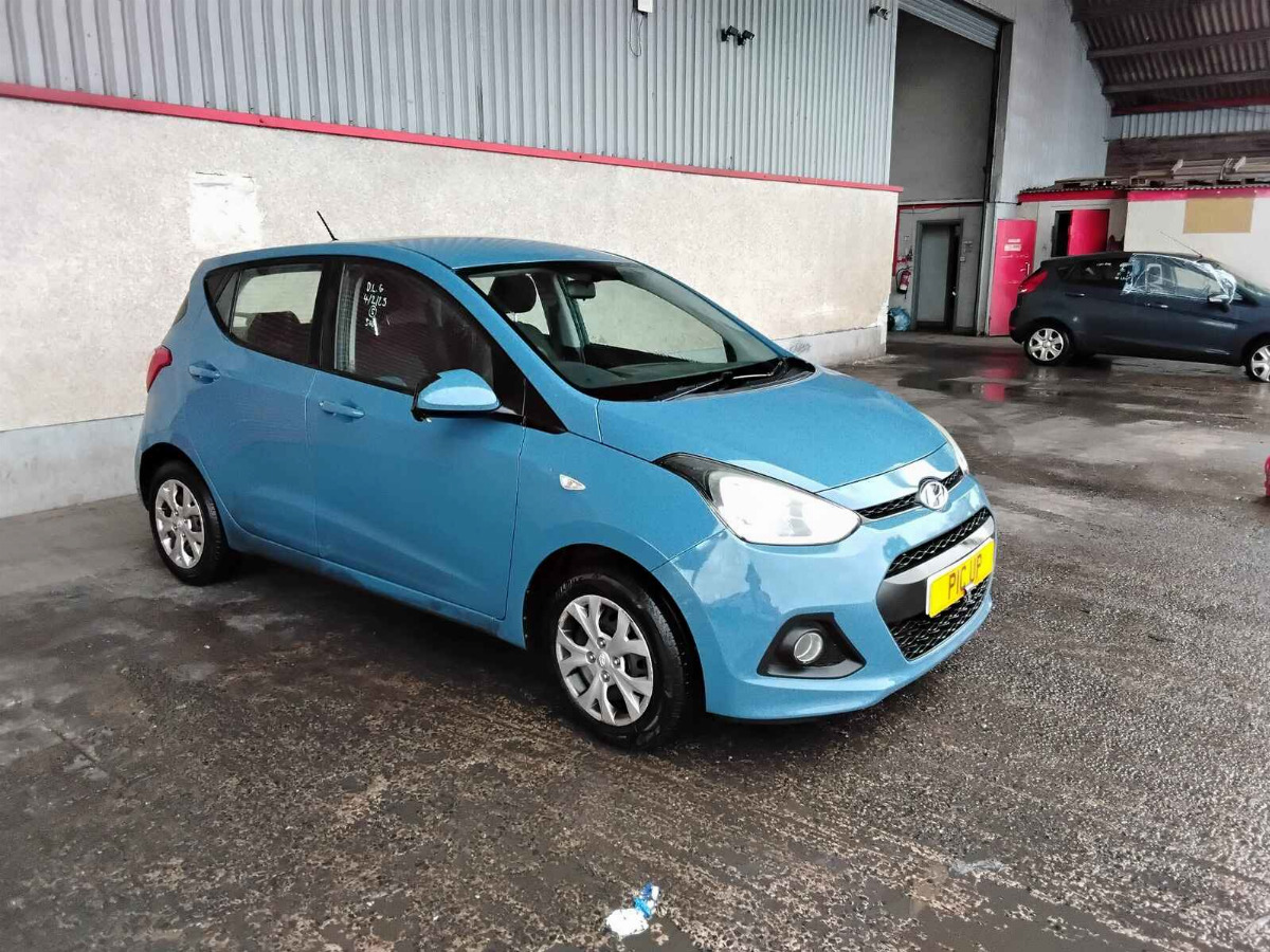 HYUNDAI i10