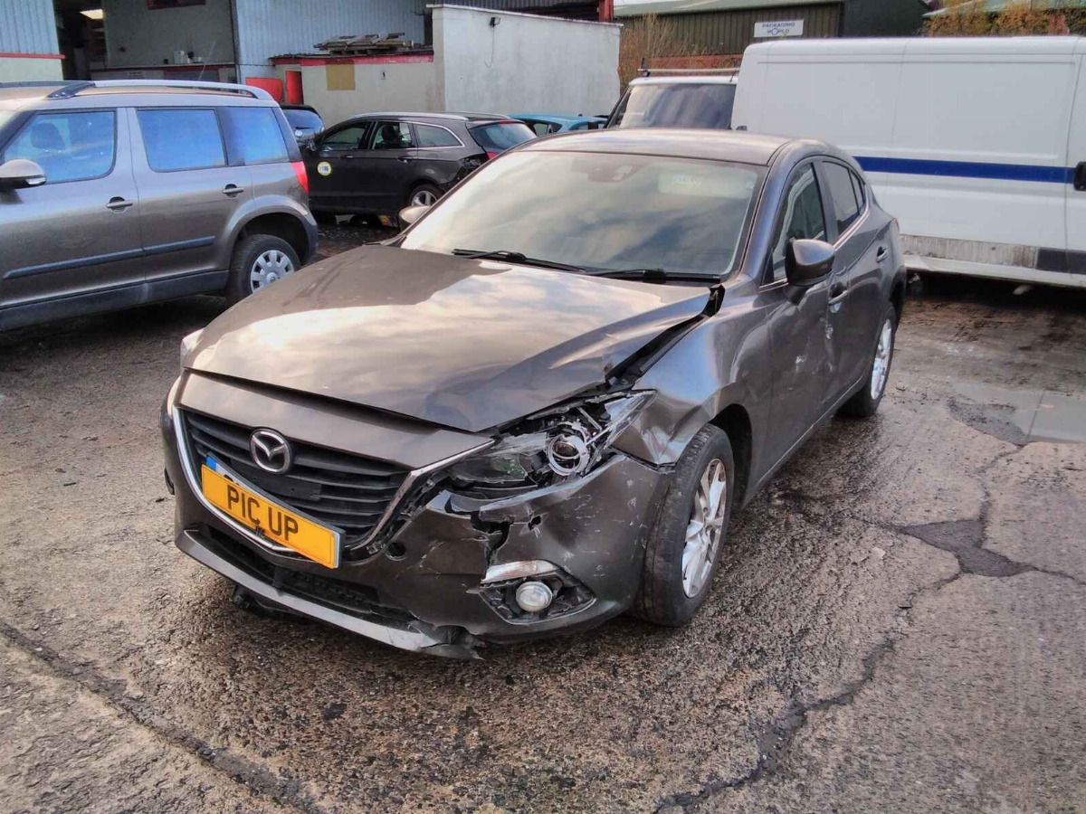 MAZDA 3