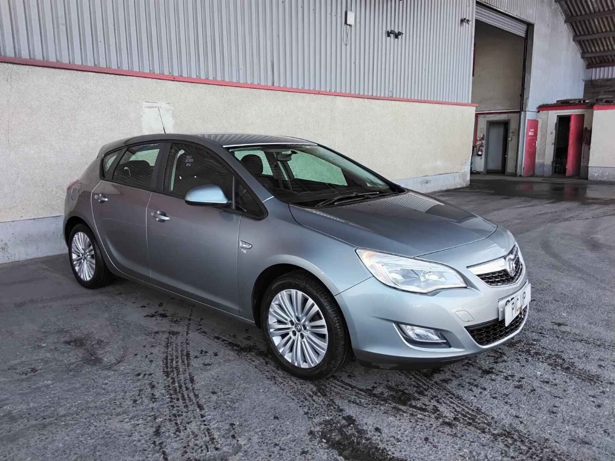 VAUXHALL ASTRA