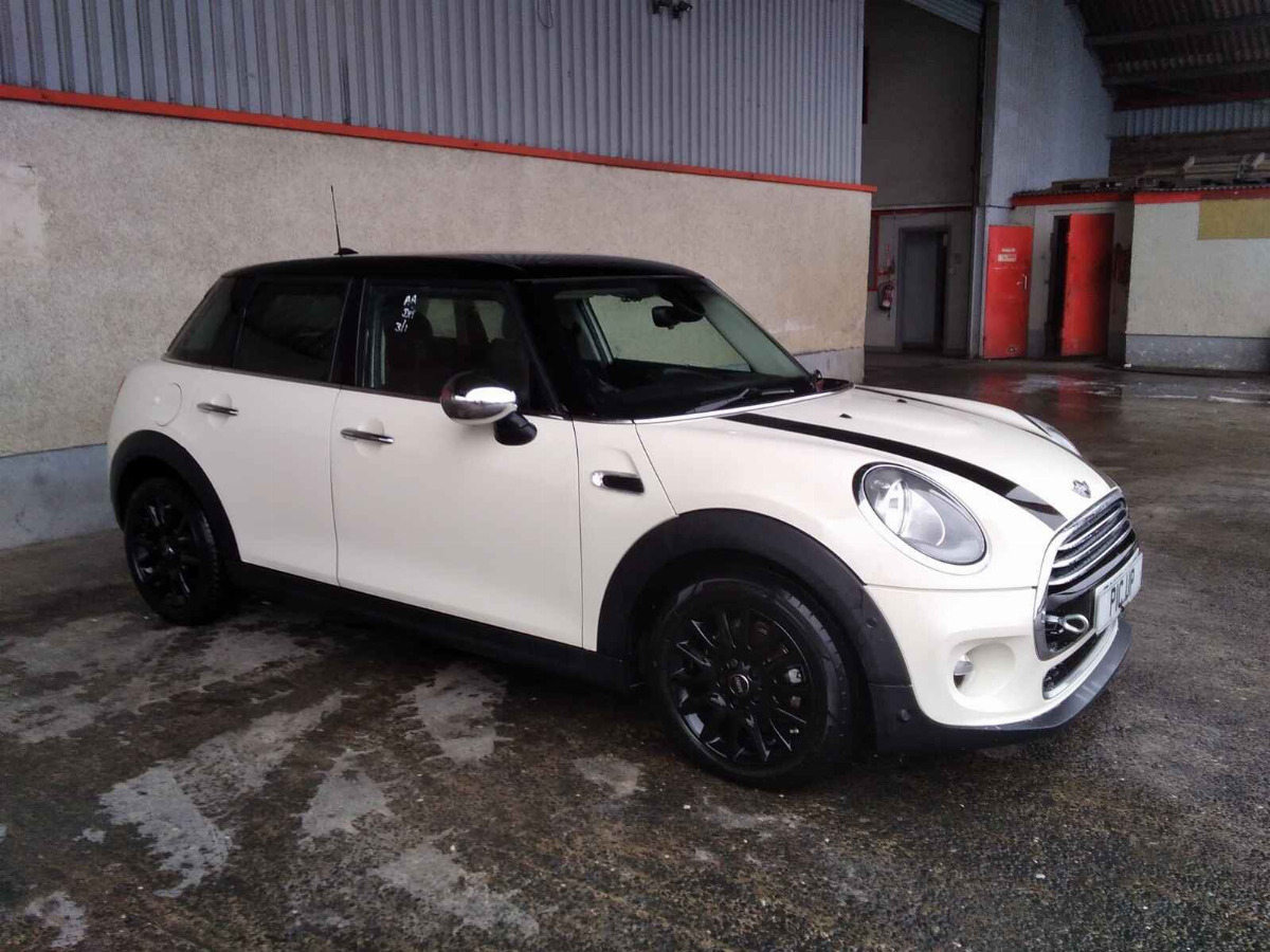 MINI HATCH