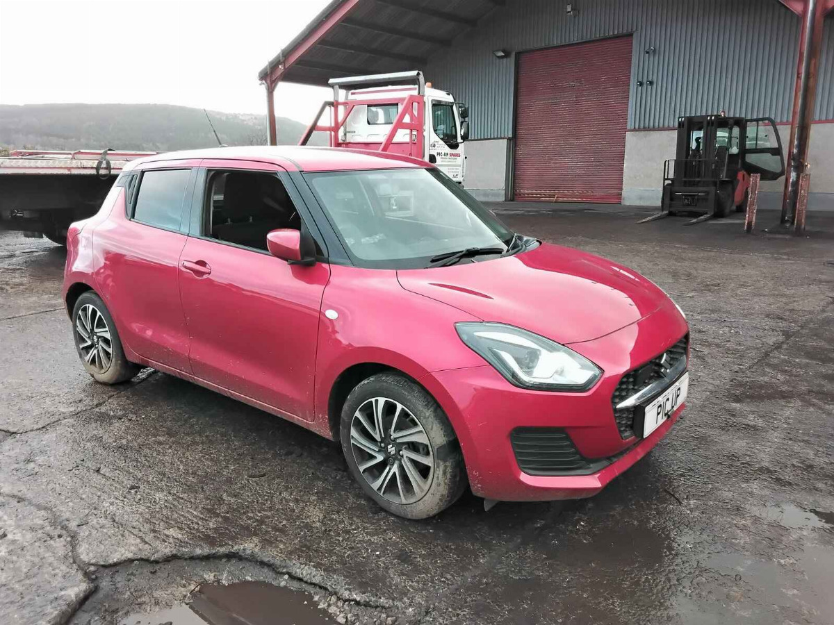 SUZUKI SWIFT