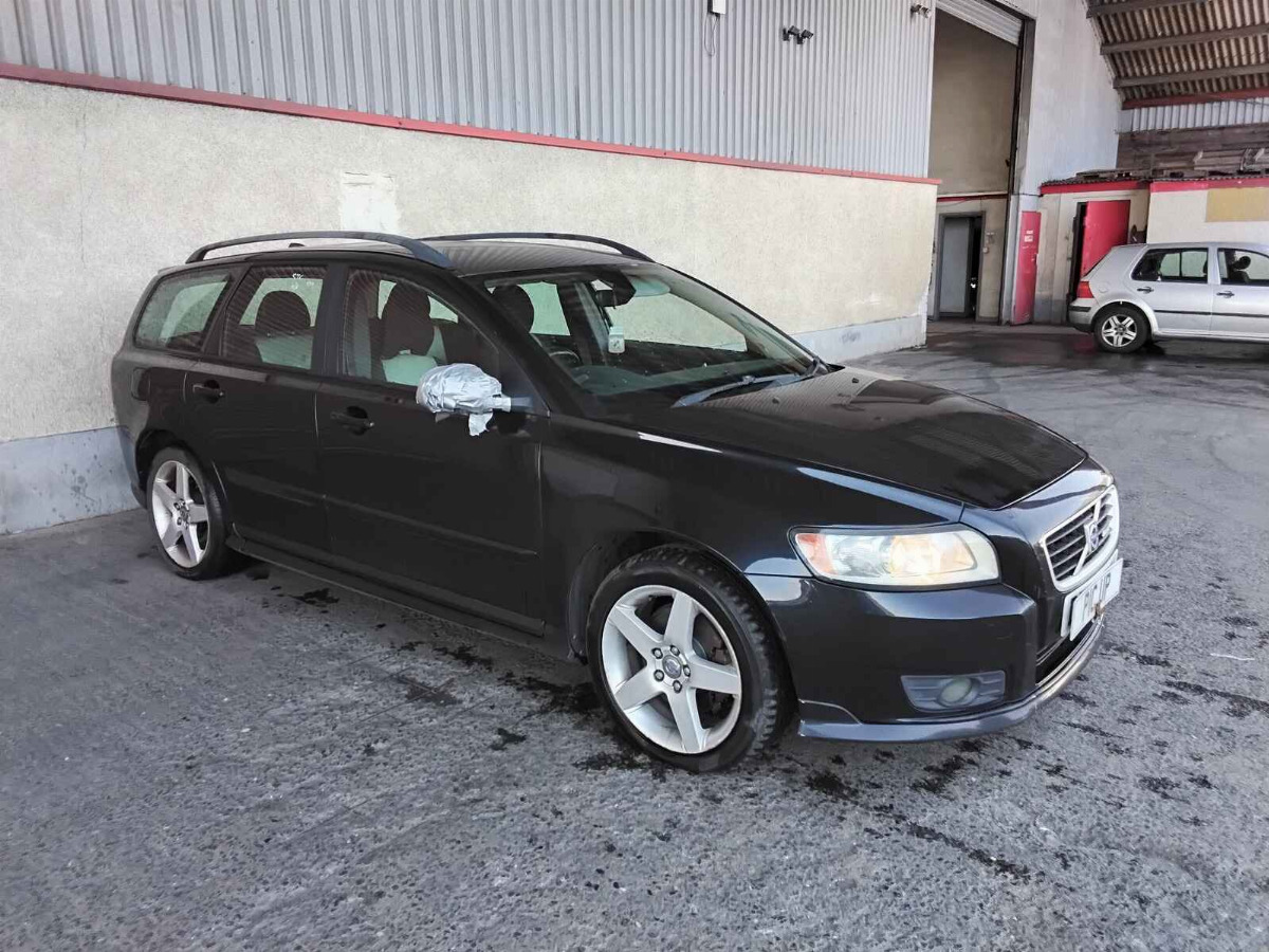 VOLVO V50