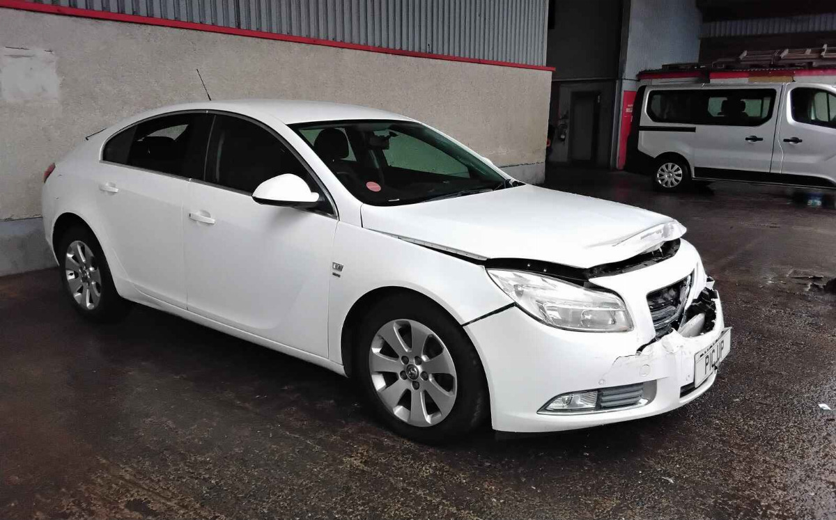 VAUXHALL INSIGNIA