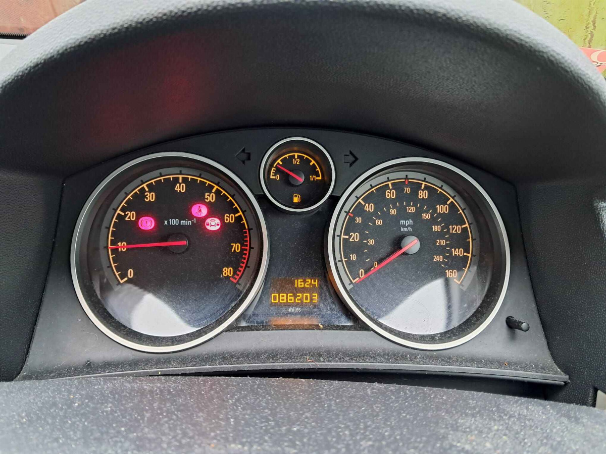 VAUXHALL ASTRA
