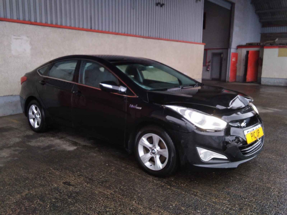 HYUNDAI I40