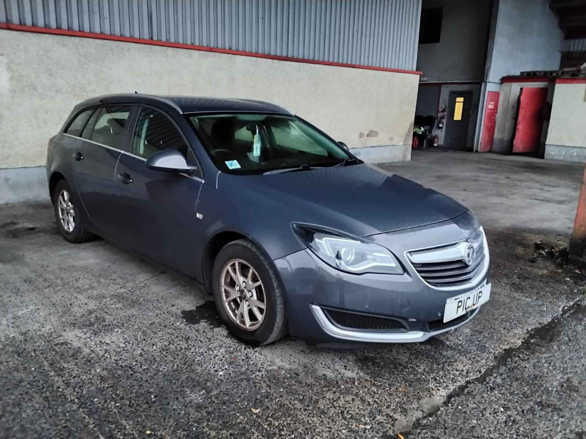 VAUXHALL INSIGNIA