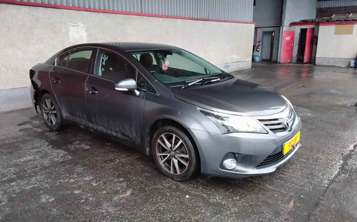 TOYOTA AVENSIS