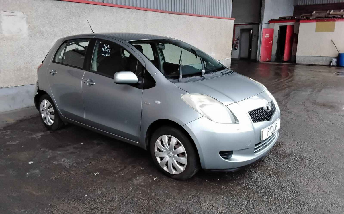 TOYOTA YARIS
