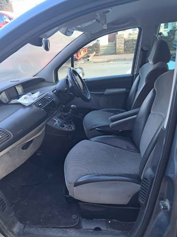 PEUGEOT 807