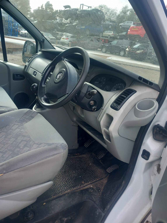 VAUXHALL VIVARO