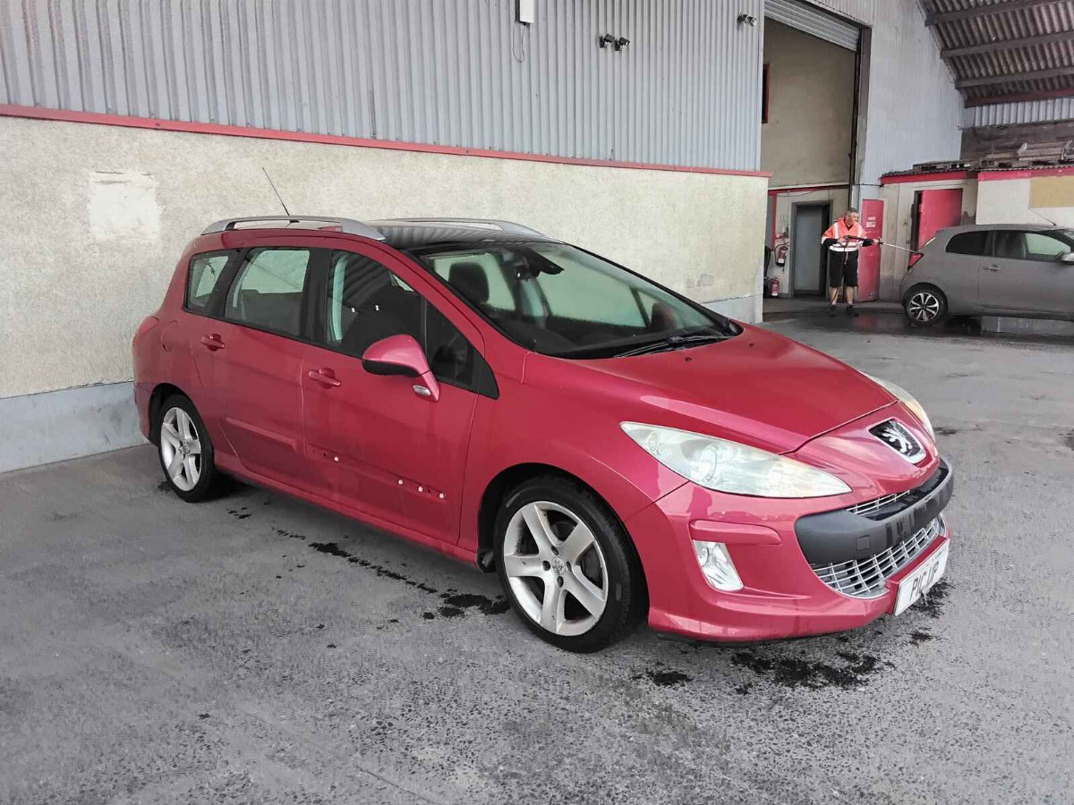 PEUGEOT 308