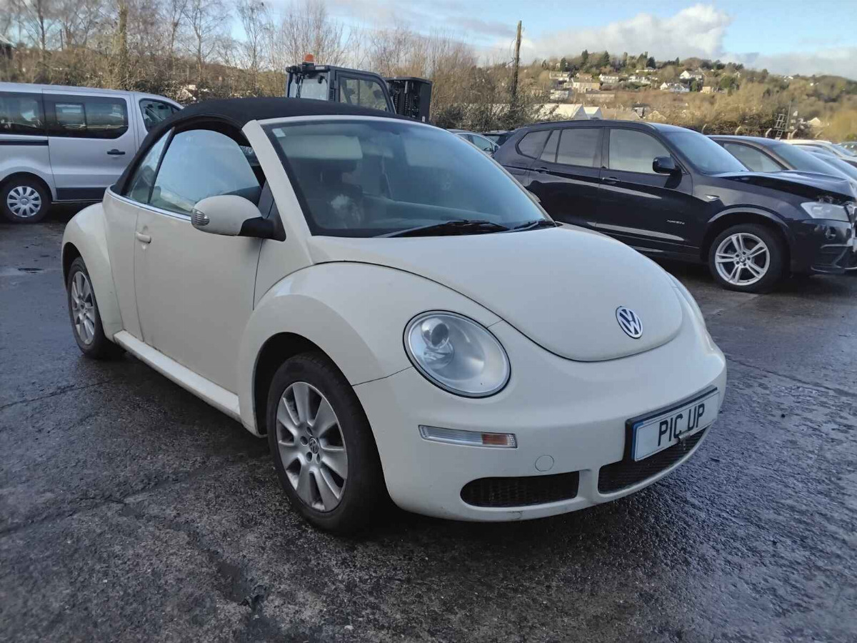 VOLKSWAGEN BEETLE