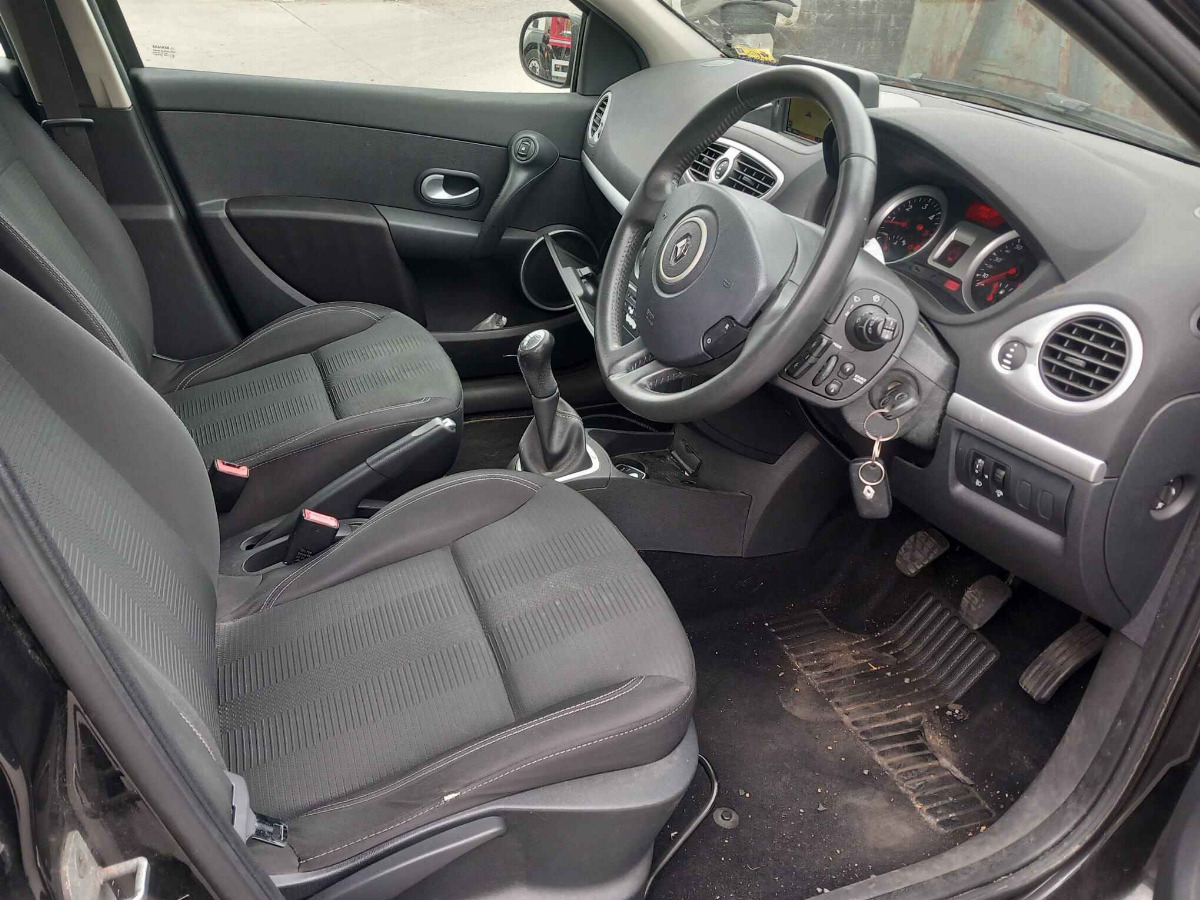 RENAULT CLIO