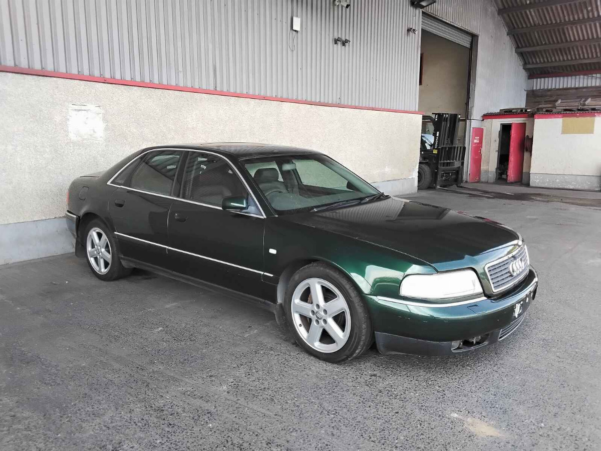 AUDI A8