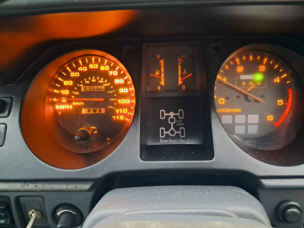 MITSUBISHI PAJERO