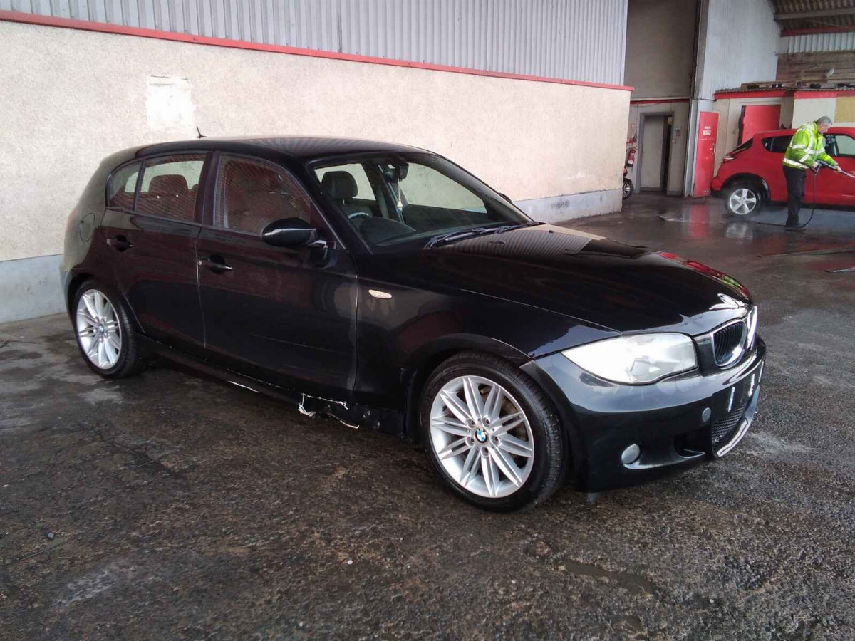 BMW 1 SERIES