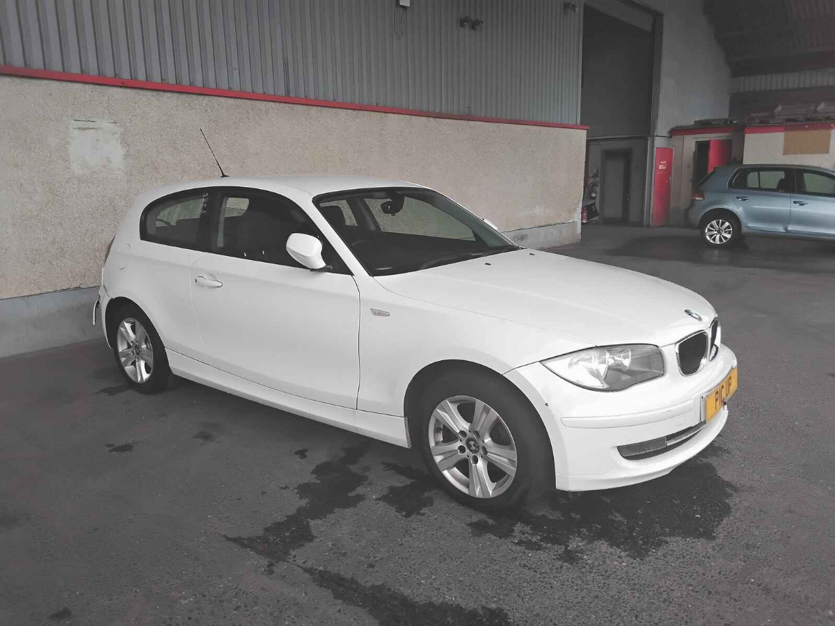 BMW 1 SERIES