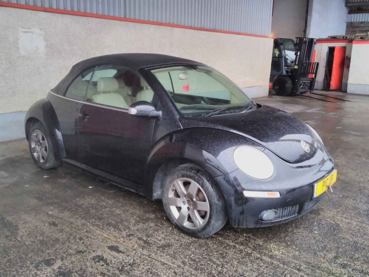 VOLKSWAGEN BEETLE