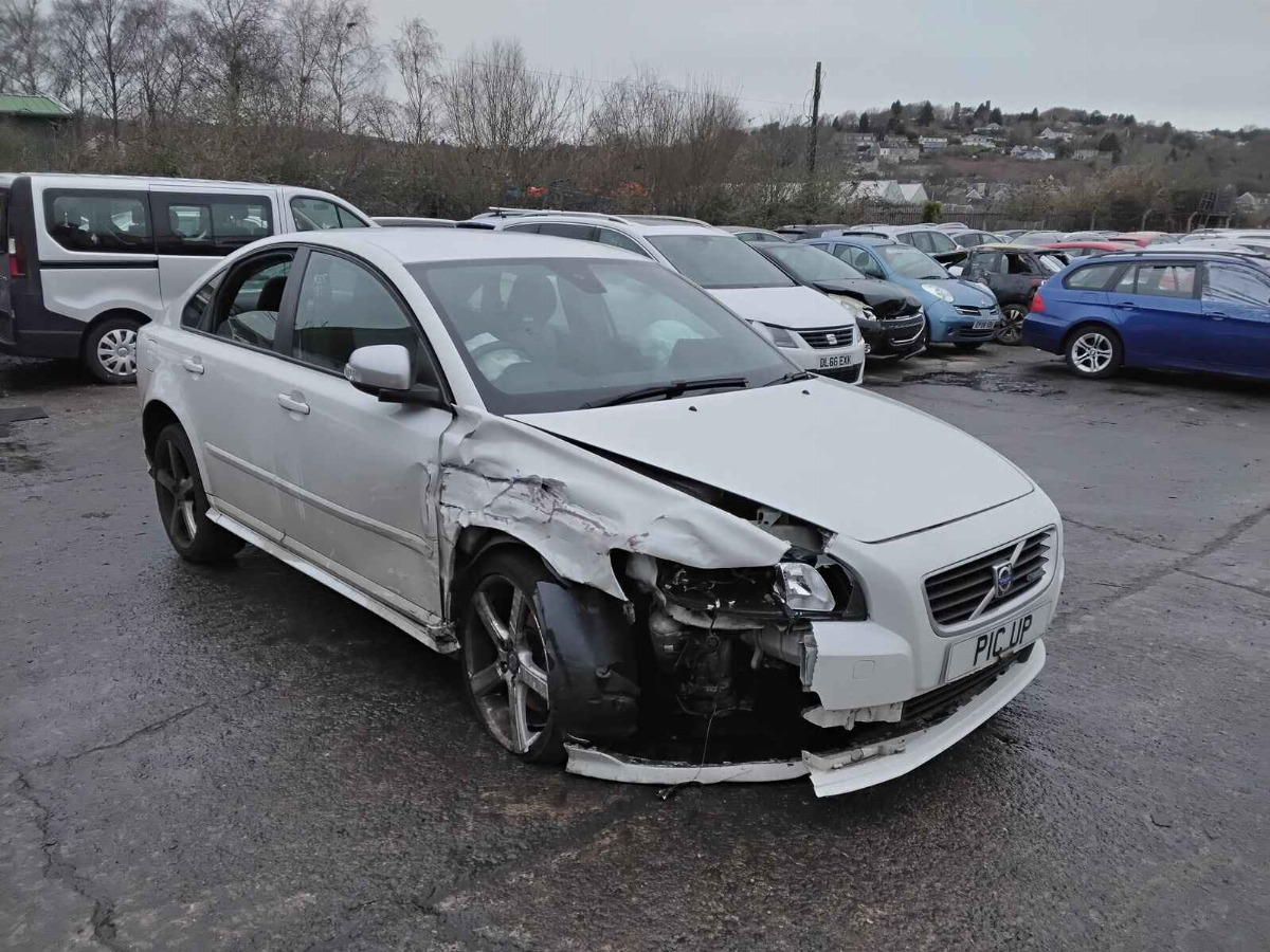 VOLVO S40