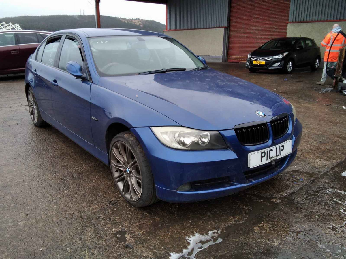 BMW 3 SERIES