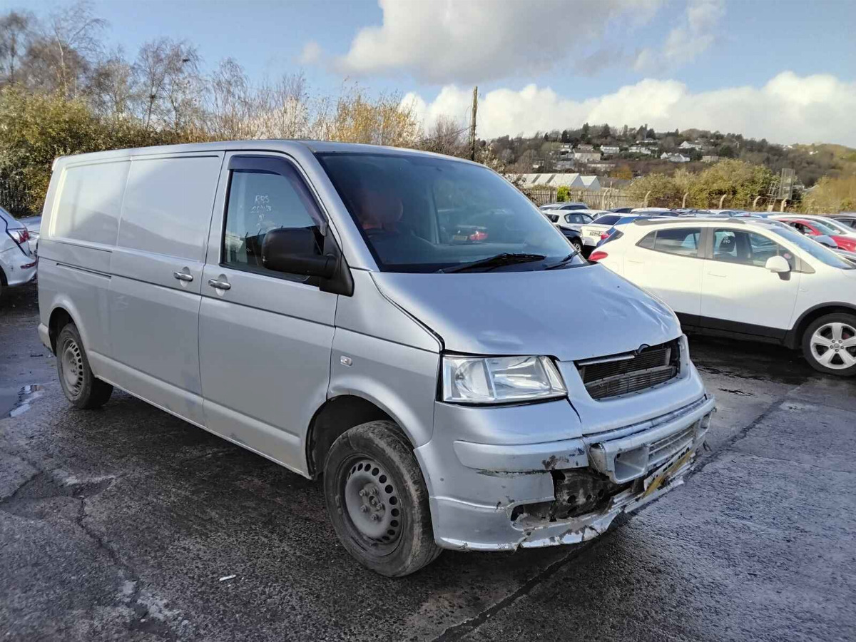 VOLKSWAGEN TRANSPORTER