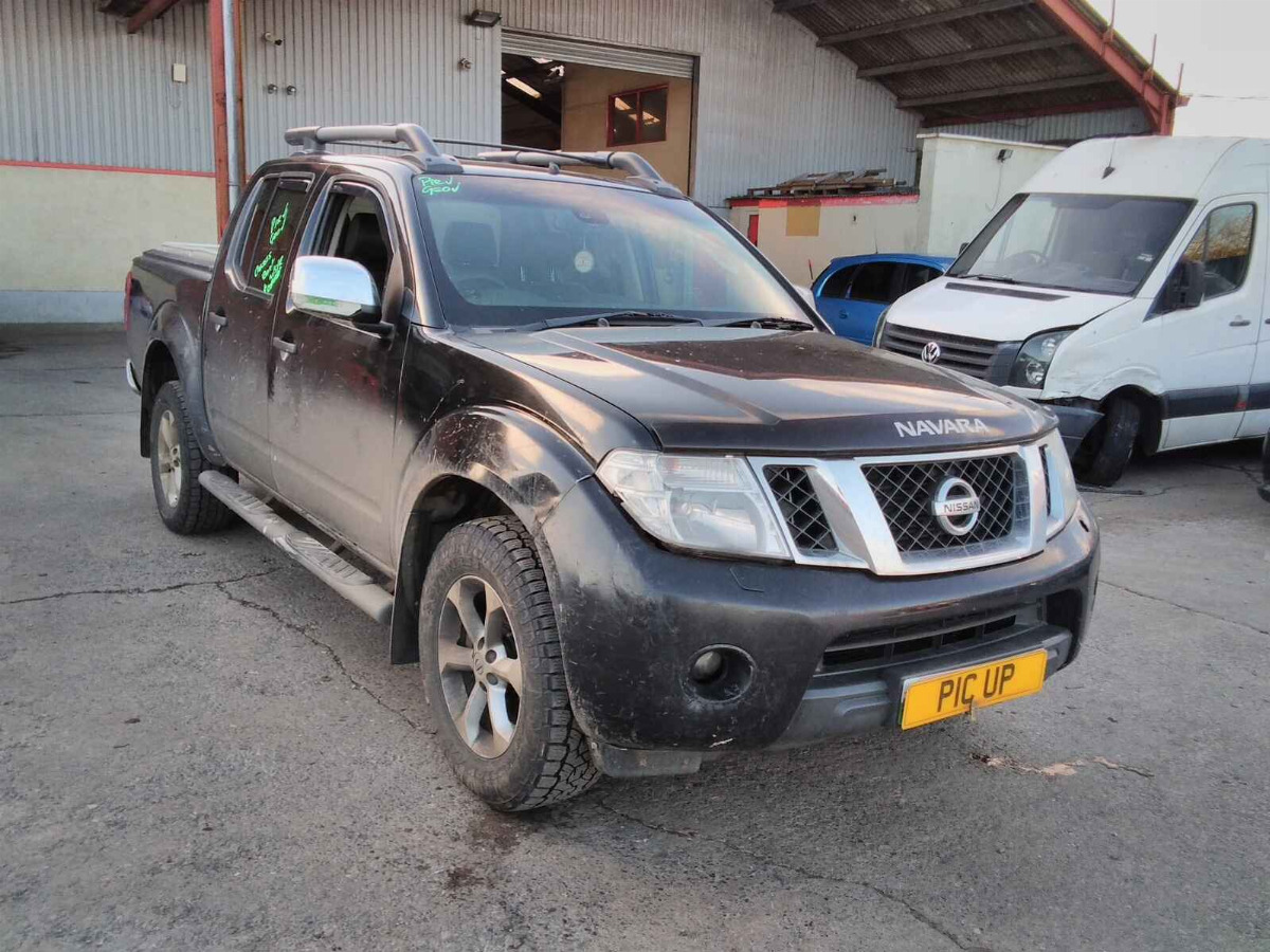 NISSAN NAVARA 