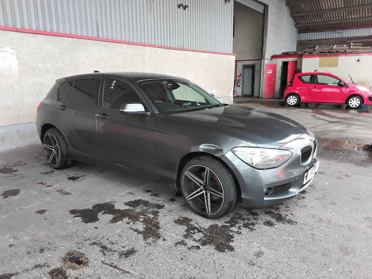 BMW 1 SERIES