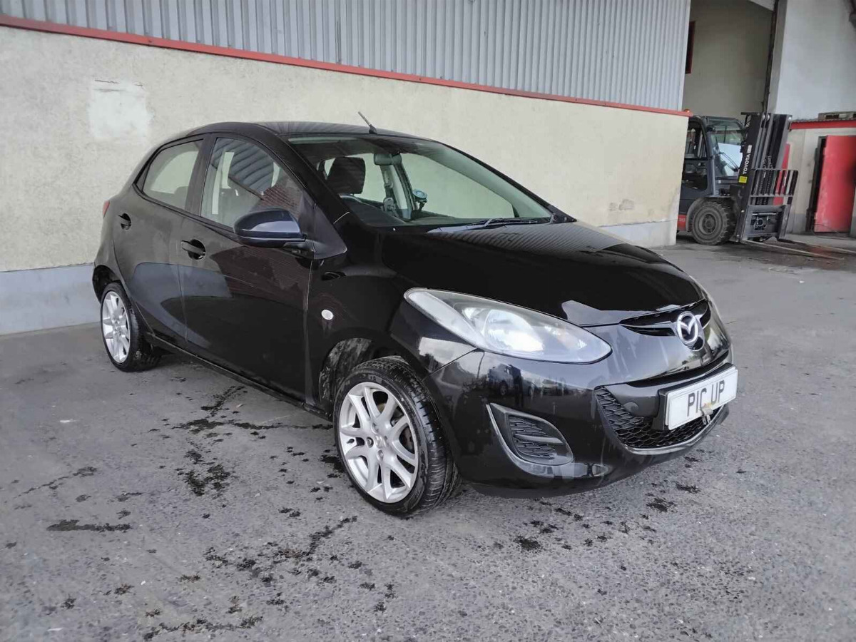 MAZDA 2
