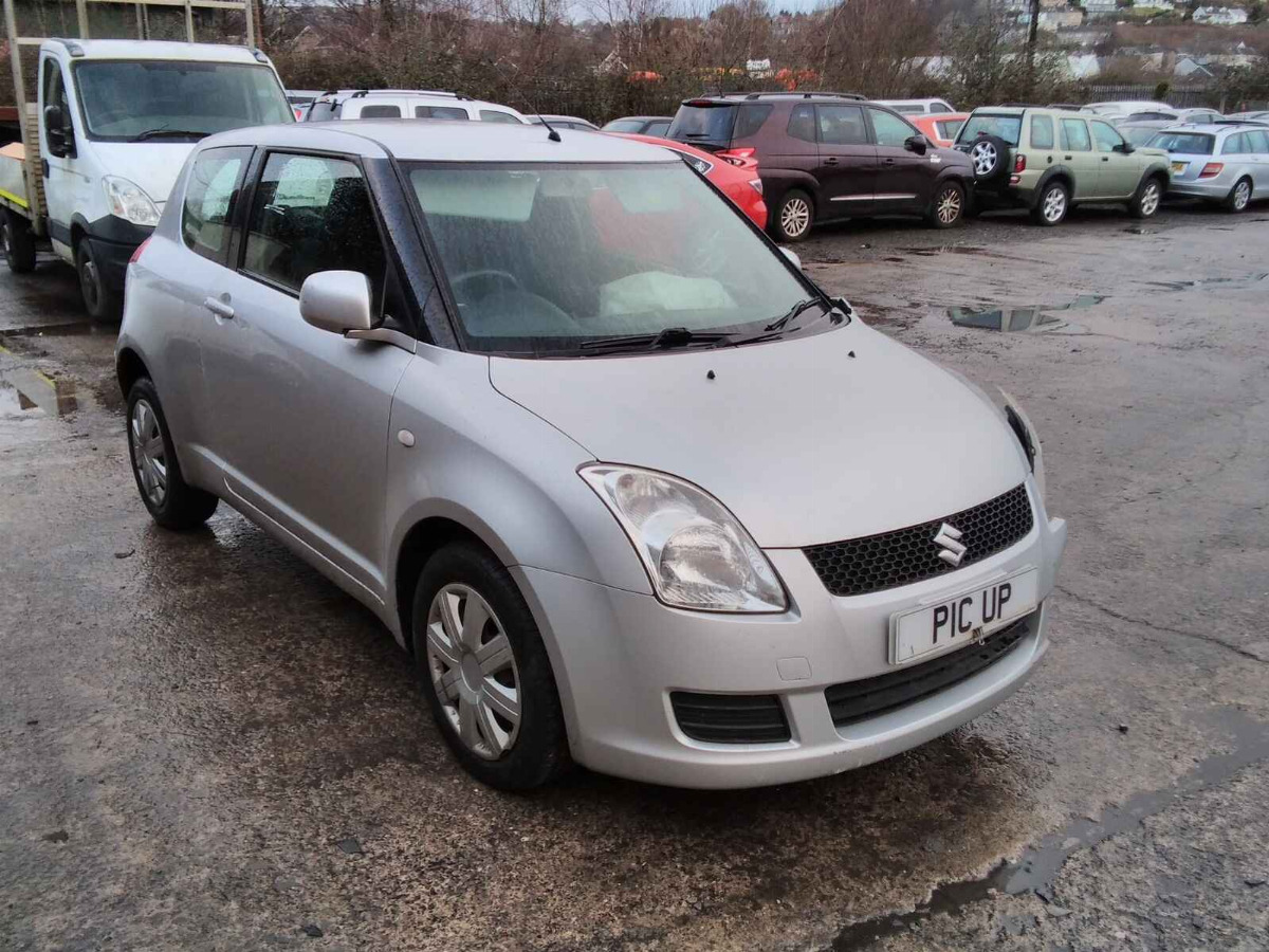 SUZUKI SWIFT