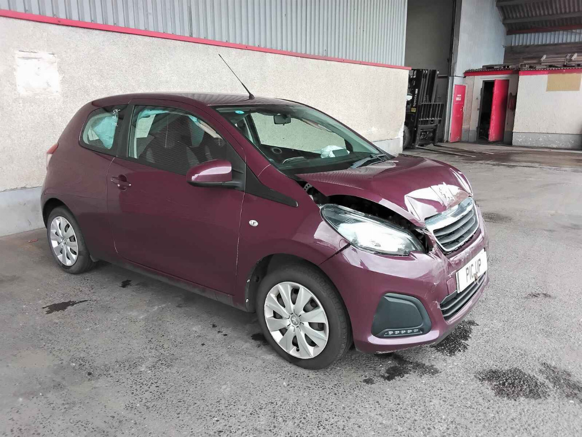 PEUGEOT 108