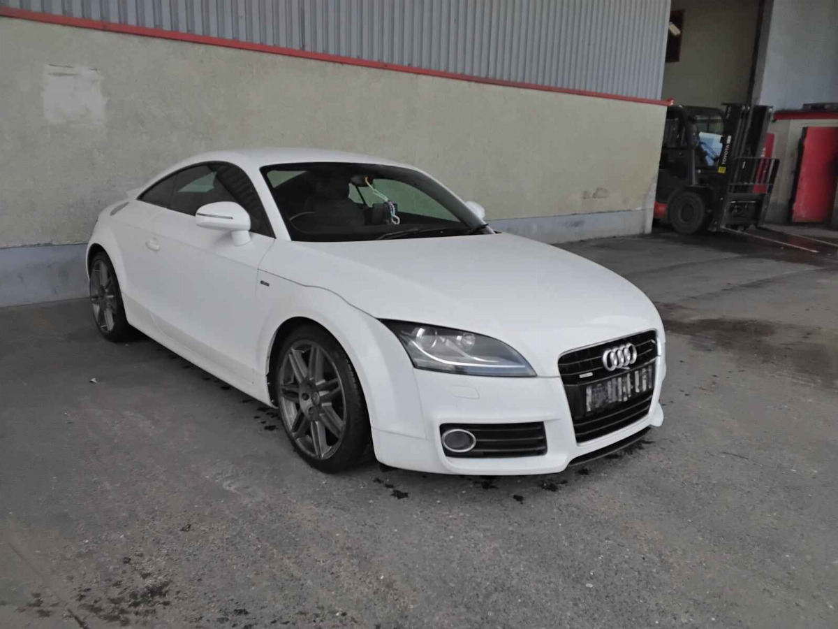 AUDI TT