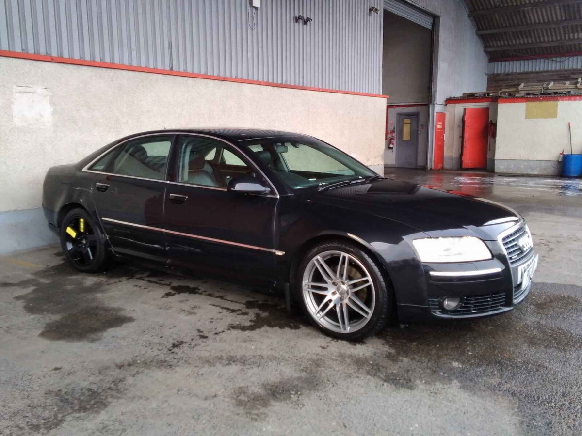 AUDI A8