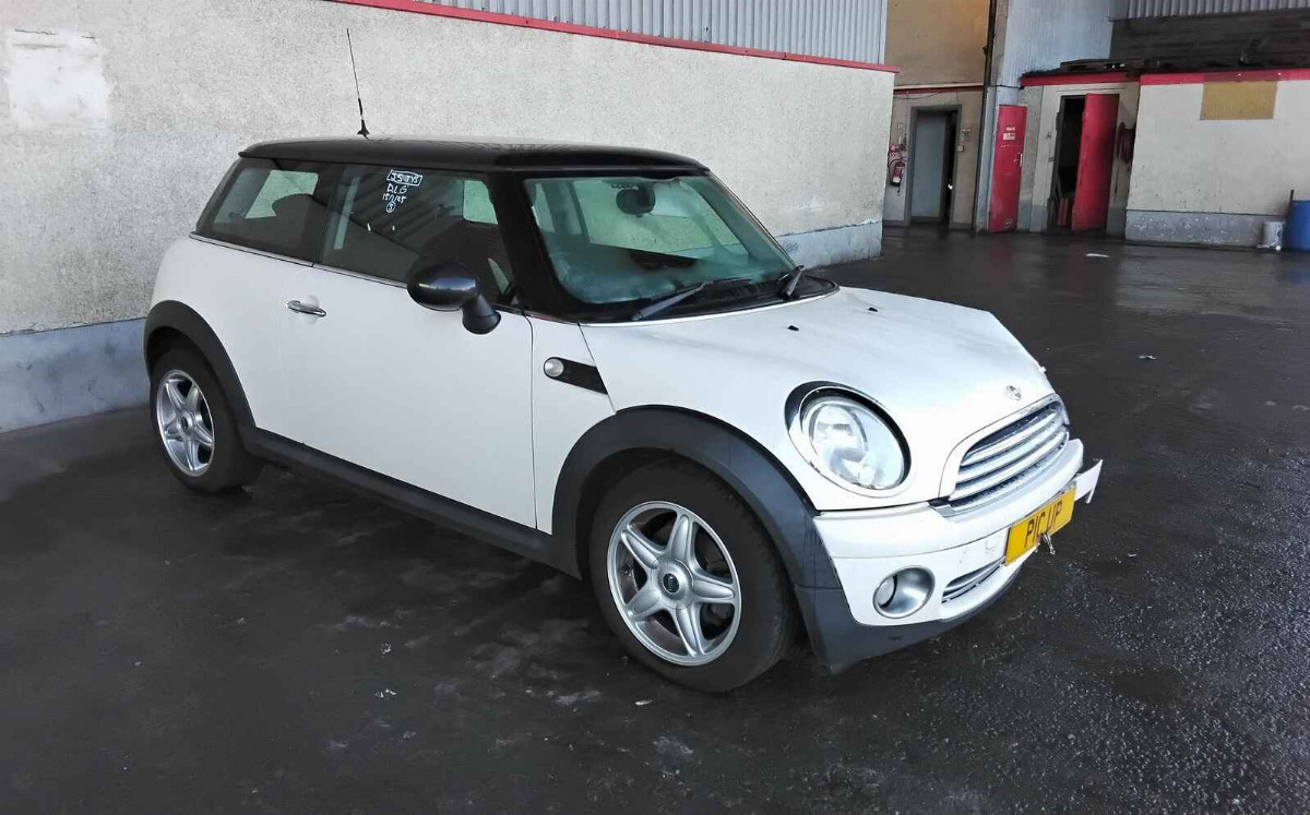 MINI HATCH
