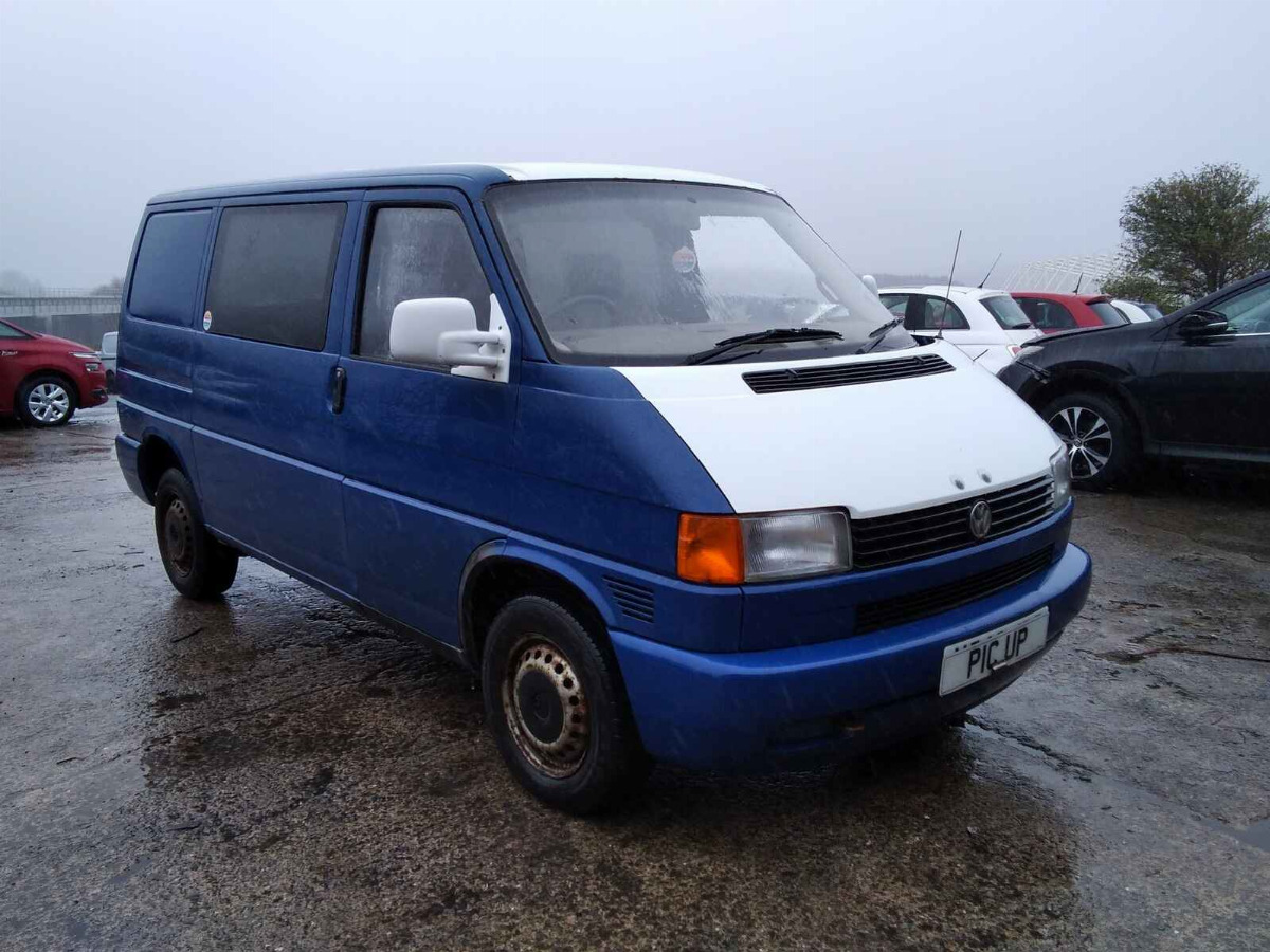 VOLKSWAGEN TRANSPORTER