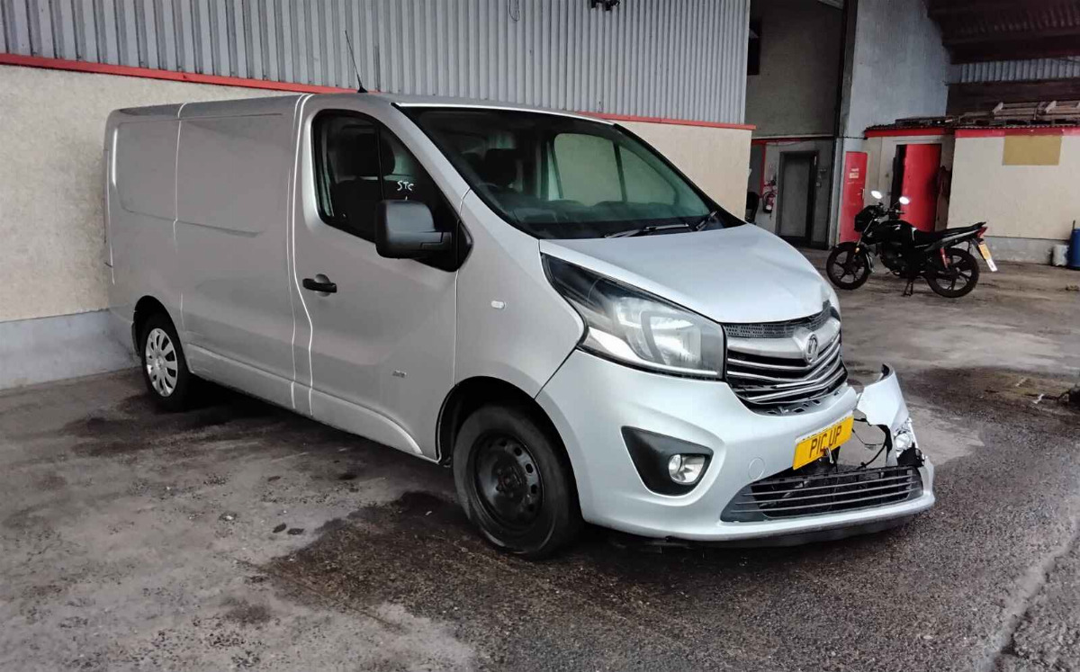 VAUXHALL VIVARO