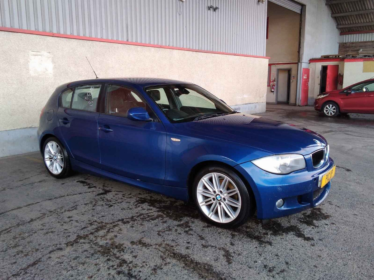 BMW 1 SERIES