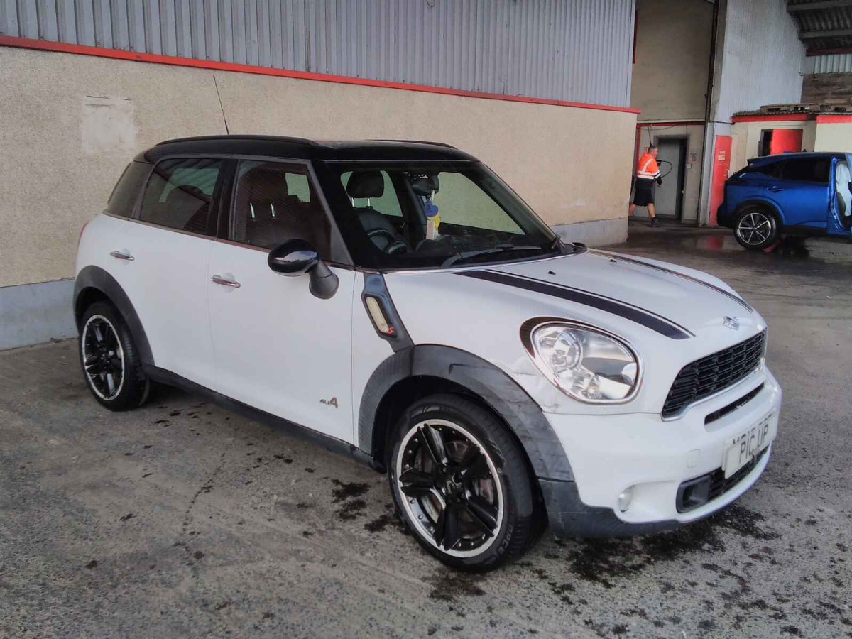 MINI COUNTRYMAN