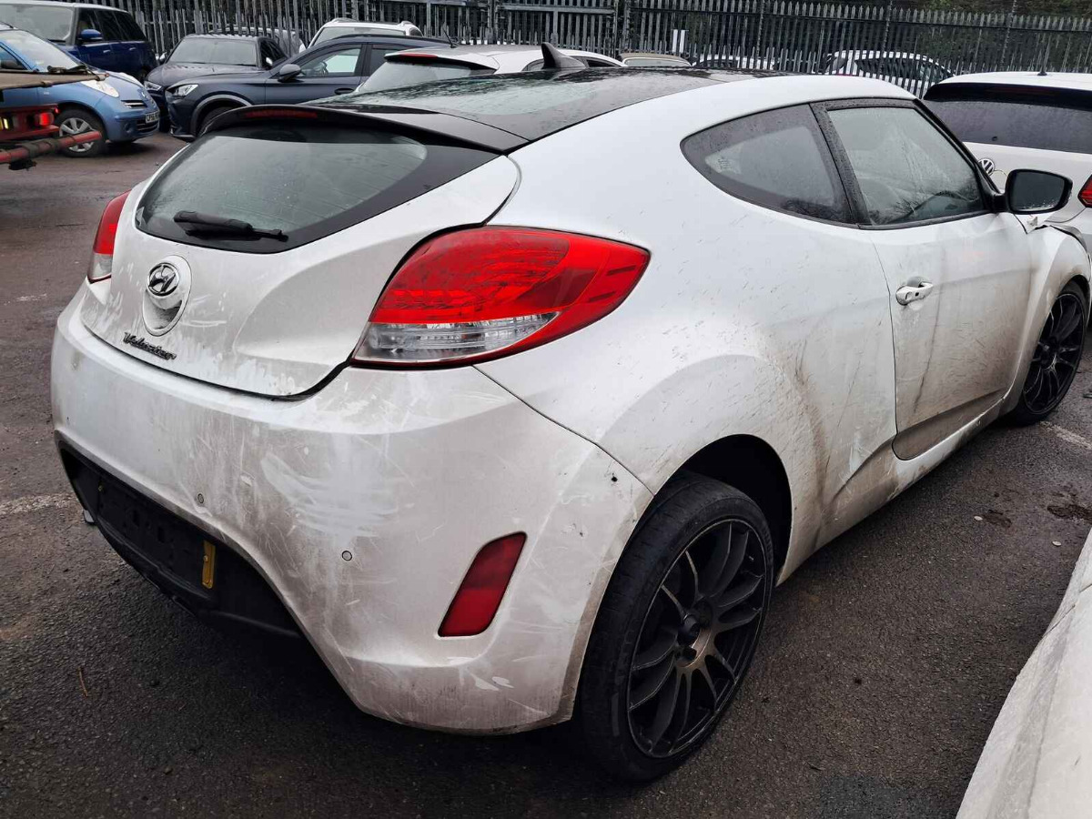HYUNDAI VELOSTER